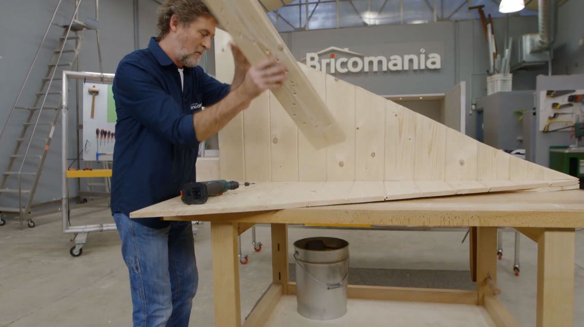 Cómo hacer un árbol esquinero de Navidad paso 10