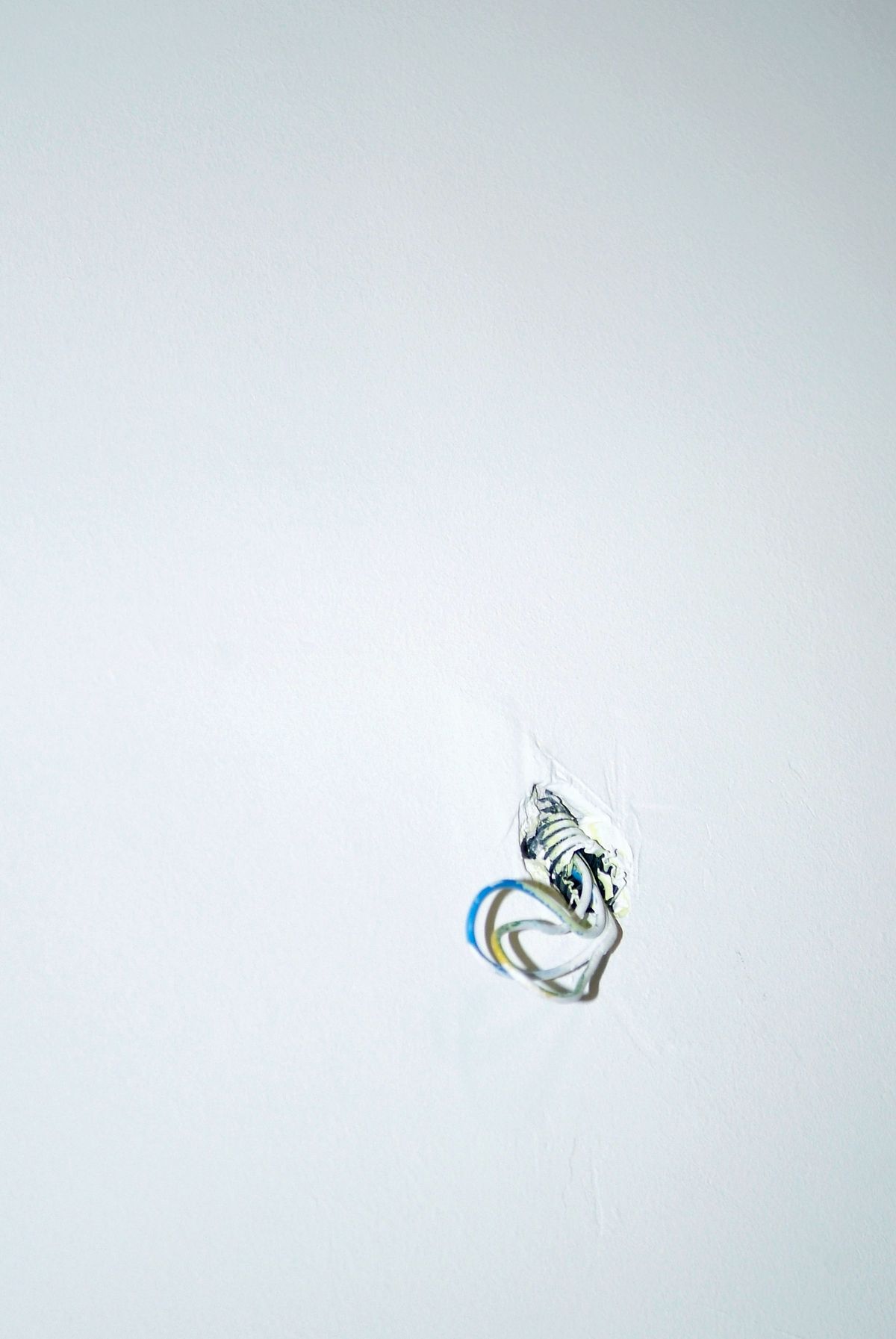 Rellenar y tender rozas en pared paso 7