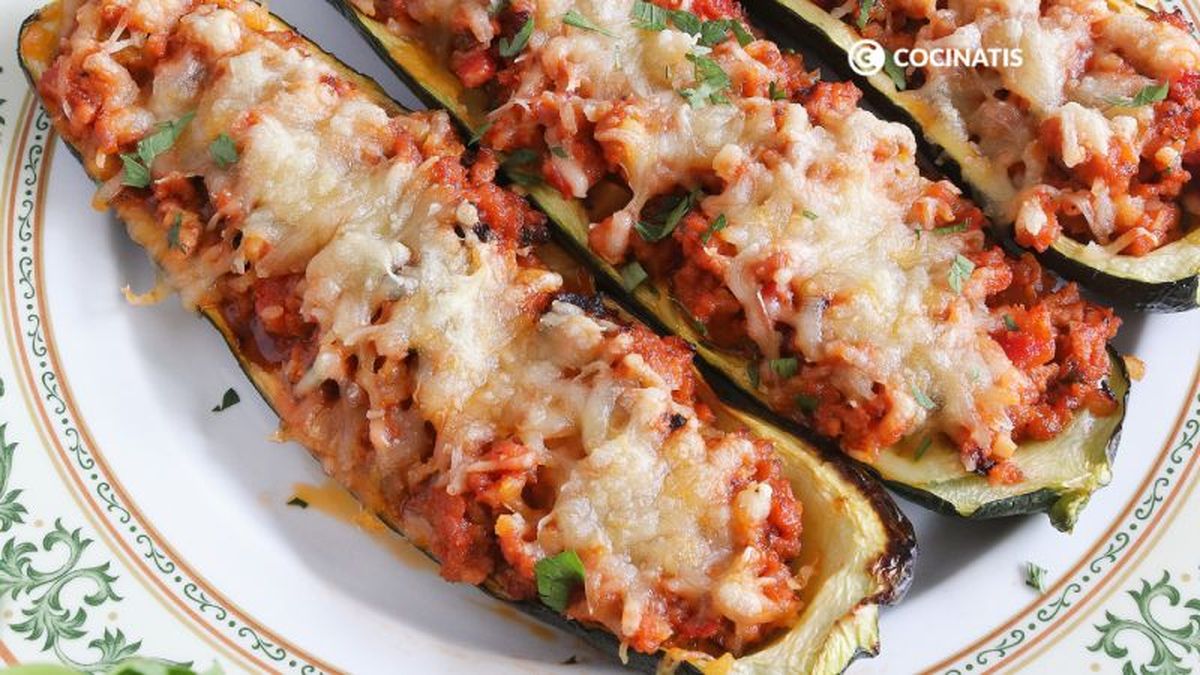 Calabacines al horno rellenos de carne