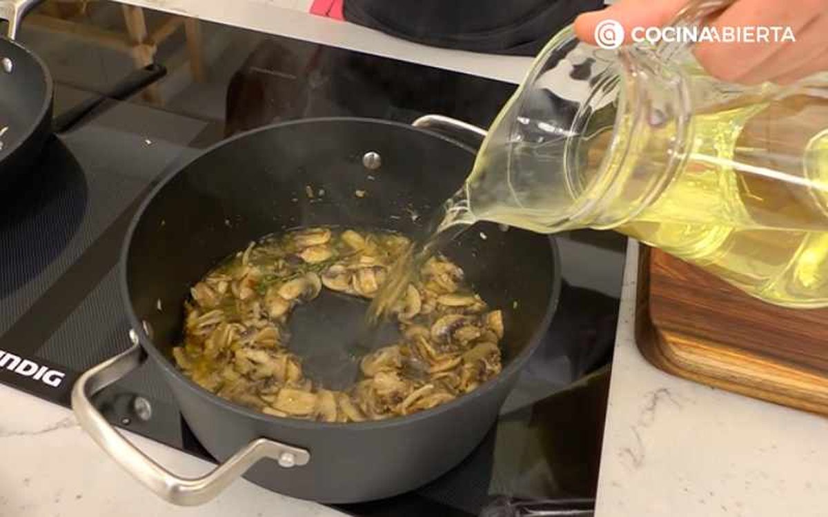 Incorpora el caldo de verduras