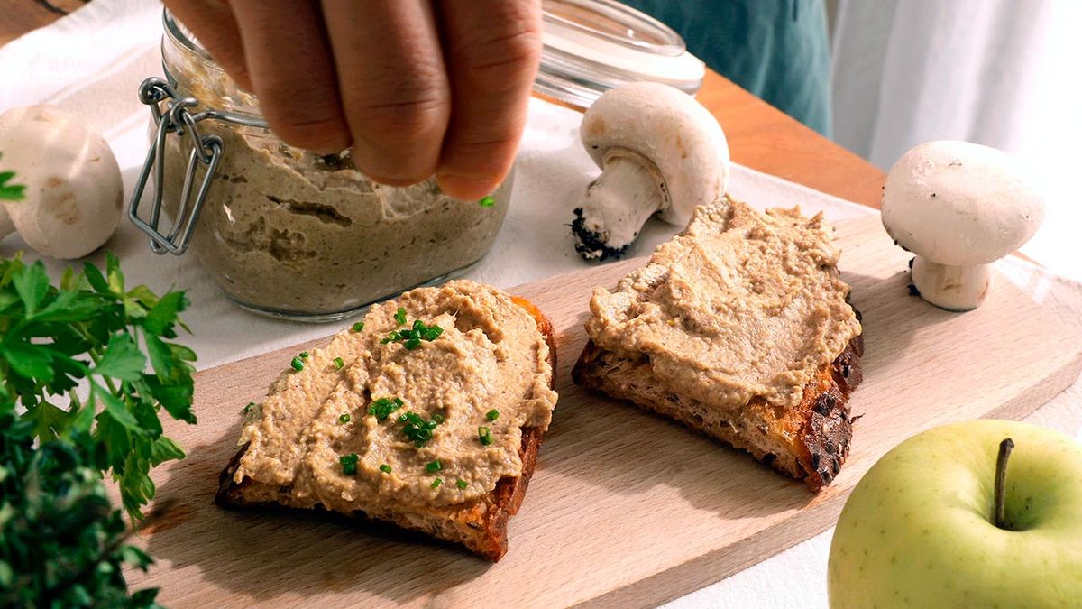 Recopilatorio de patés vegetales y cremas para untar  champiñones y manzana