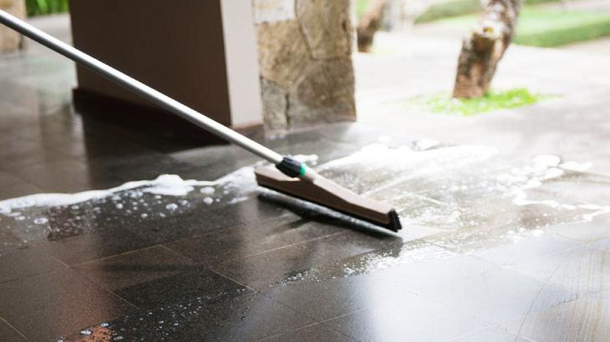 limpiar suelo poroso agua jabon ph neutro