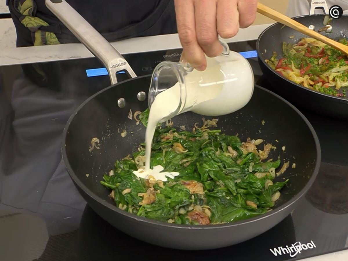 Merluza en costra de piperrada - paso 3