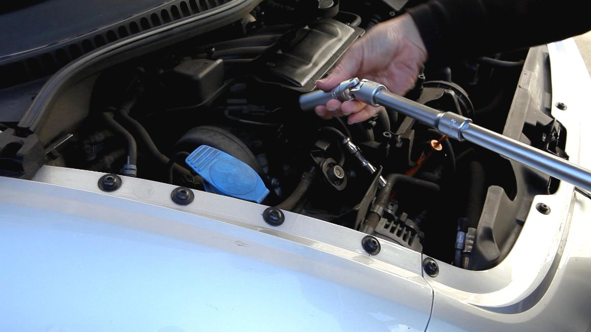 Llaves para cambiar bujias paso 7