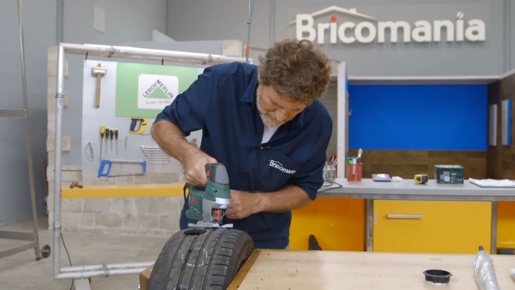 Cómo hacer un paragüero con un neumático paso 3