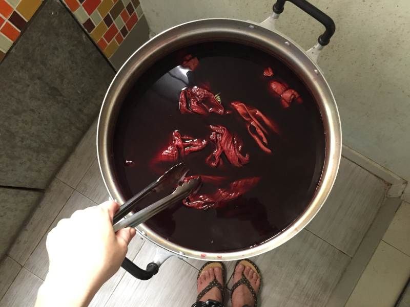 Tiñe telas orgánicas con remolacha para obtener un color rosado vintage