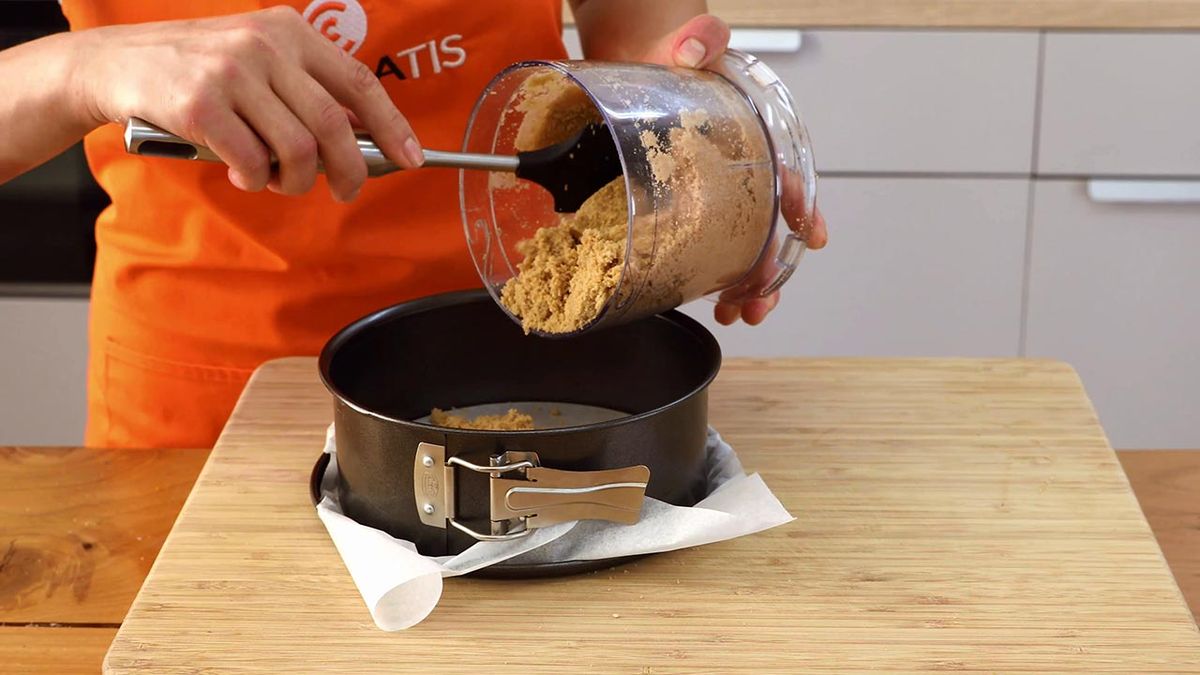 Receta de tarta fría de queso y melocotón  paso 1