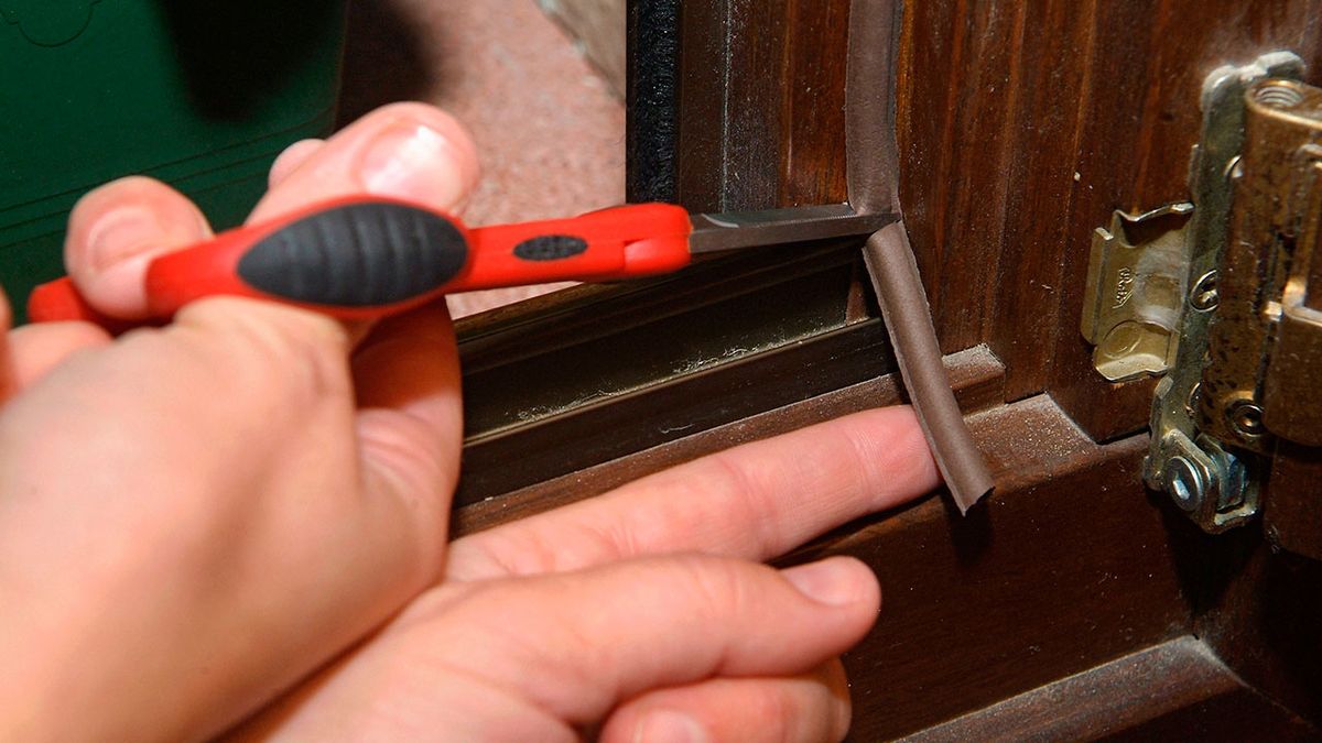 Colocación de burletes aislantes paso 4