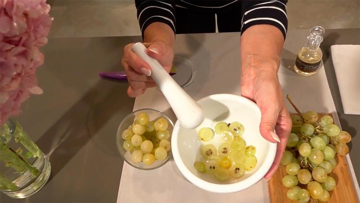 mascarilla uvas prevenir caida cabello paso2