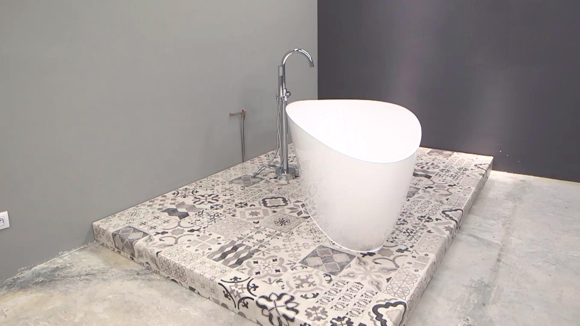 Cómo instalar una bañera exenta paso 13