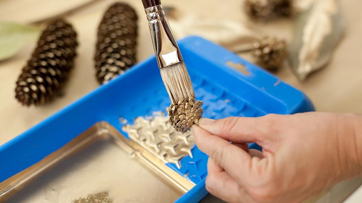 Decoración de Navidad: Chimenea y corona navideña p7