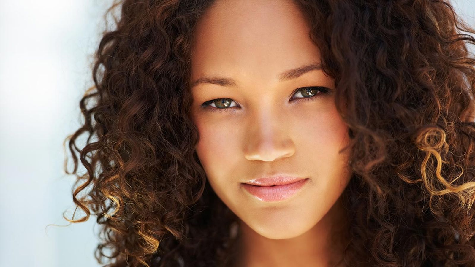 crimped hair el regreso de un peinado que arraso en los 80 plancha 2