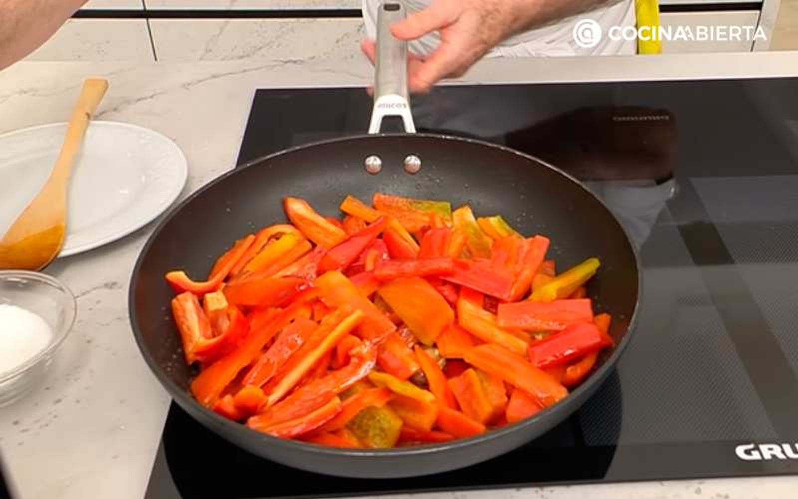 Confita los pimientos rojos