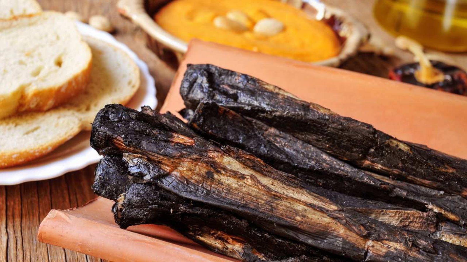 Apunta dónde comer calçots fuera de Cataluña con esta gastroguía