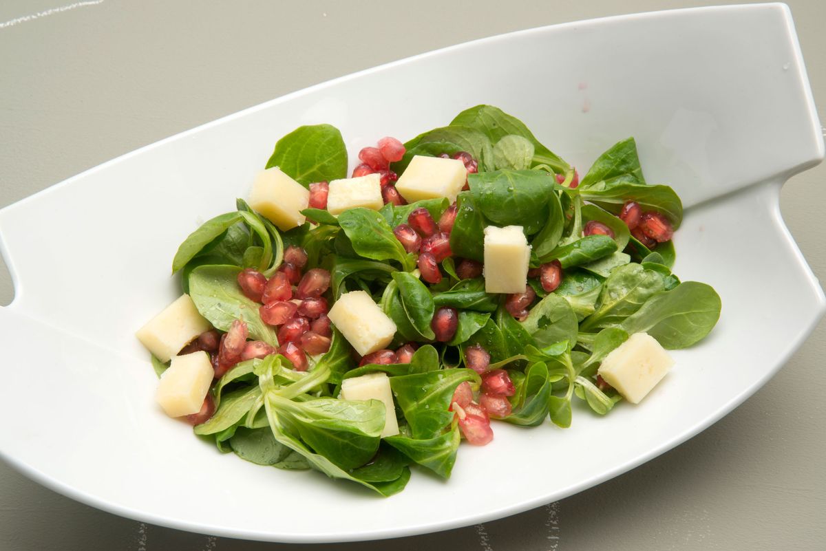 5638 2 Ensalada de canonigos, queso y granada xl