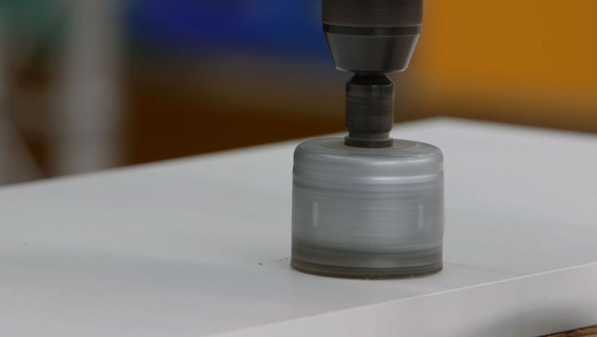 Cómo hacer un escritorio con estanterías paso 4