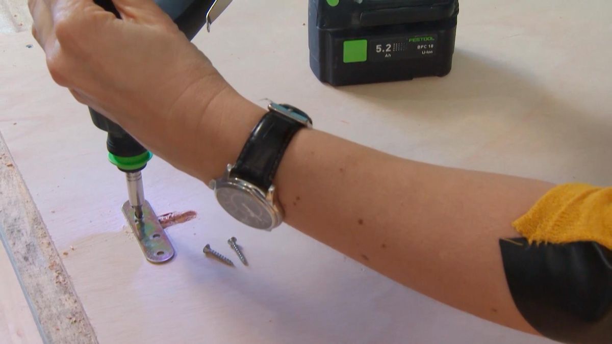 DEKO684 Crear cabecero cama tablas madera pino paso9