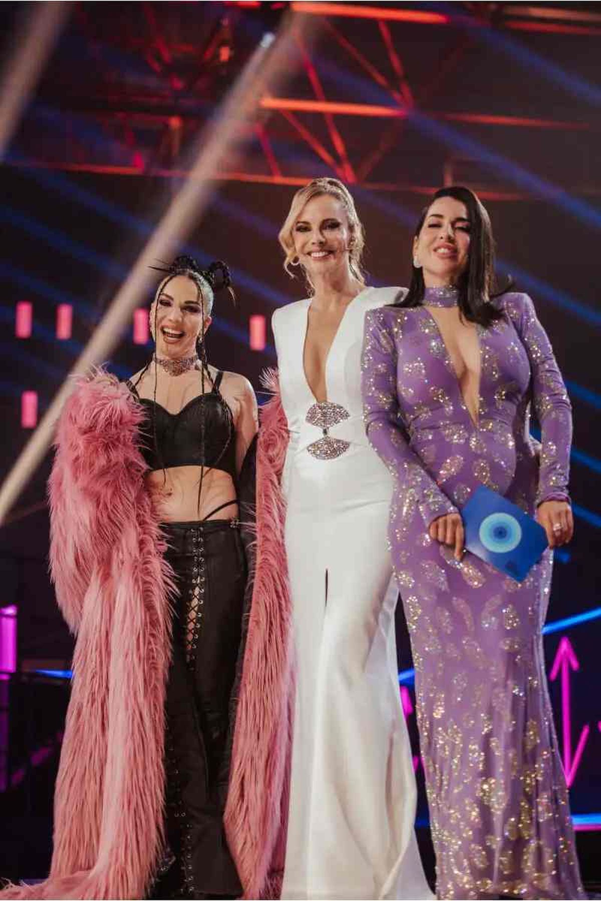 Inés Hernand, Paula Vázquez y Ruth Lorenzo en la segunda semifinal del Benidorm Fest 2025