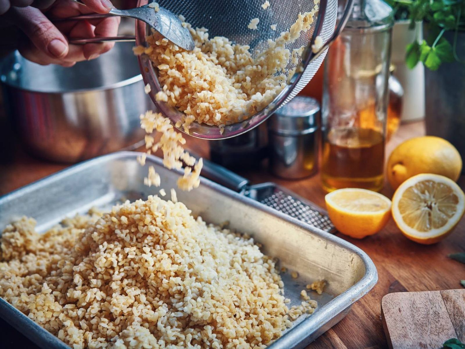 El bulgur no requiere una cocción larga al ser un grano de trigo duro precocido