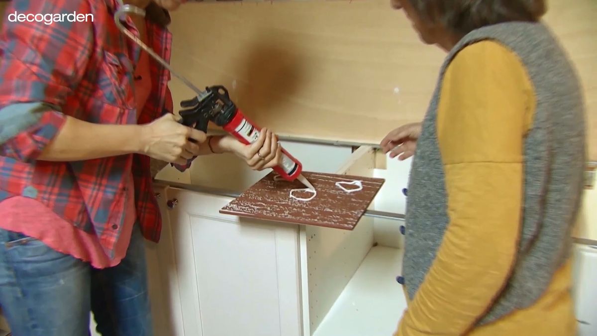 Decogarden 615 Como colocar baldosas hidraulicas paso 1