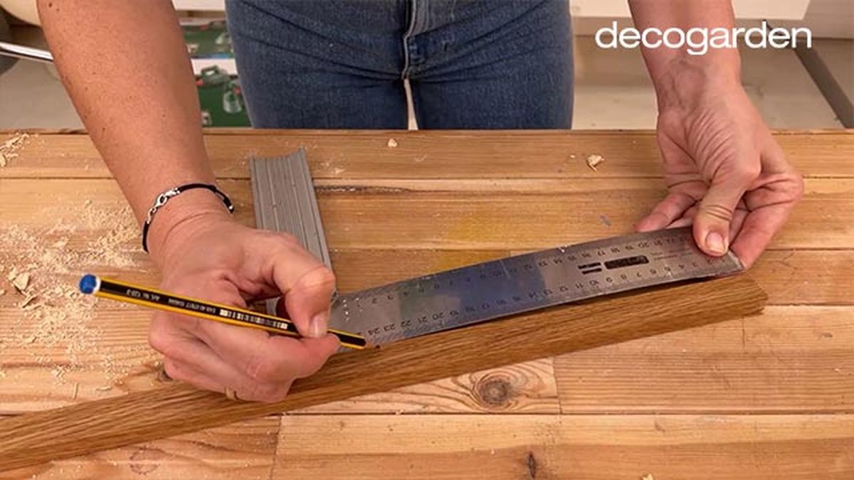 manualidades ordenar escritorio esconder cables soporte movil paso 1