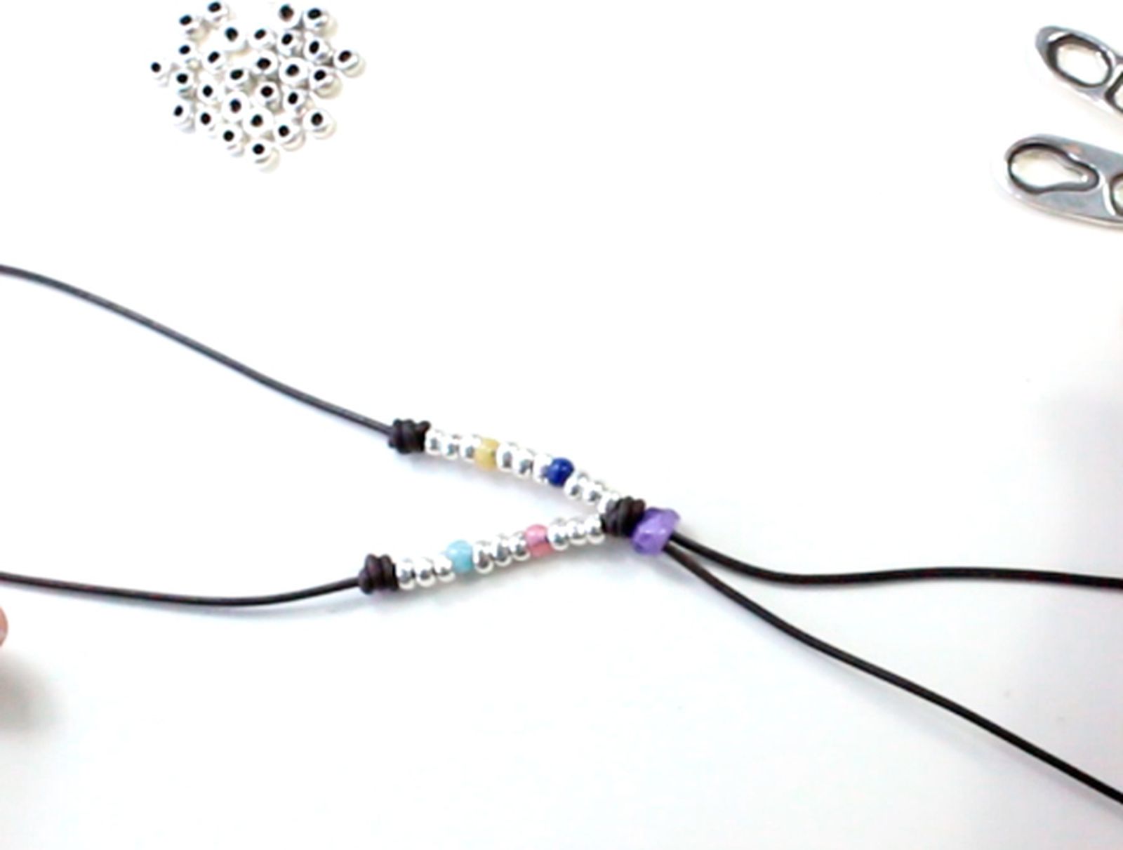 como hacer collar libelula paso5