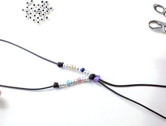 como hacer collar libelula paso5