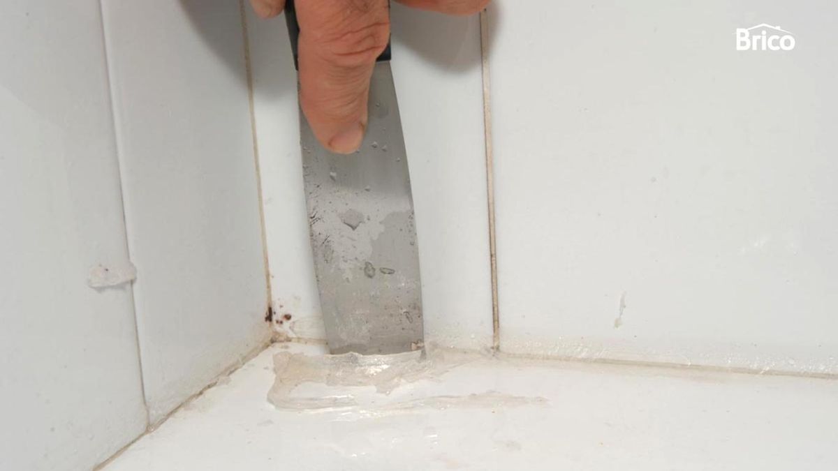 Quitar la silicona de una bañera