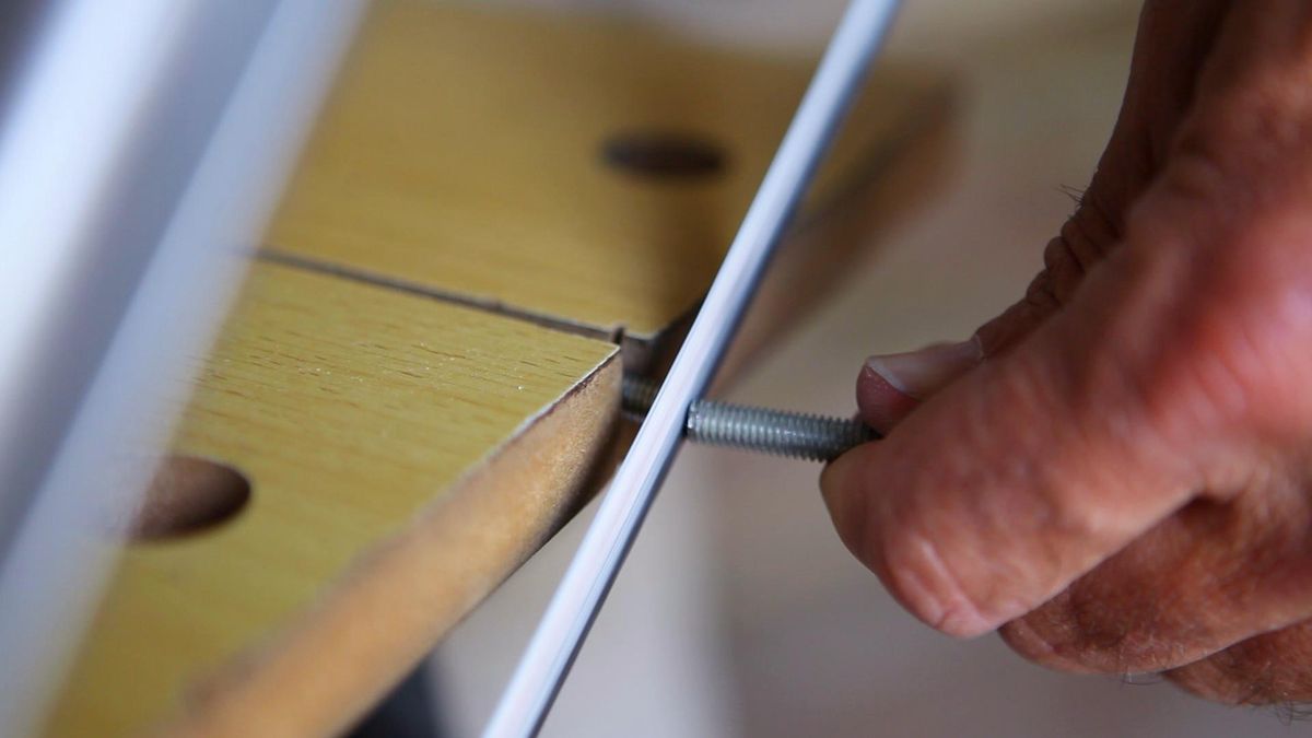 BRIC0_801_instalar una aldaba paso5