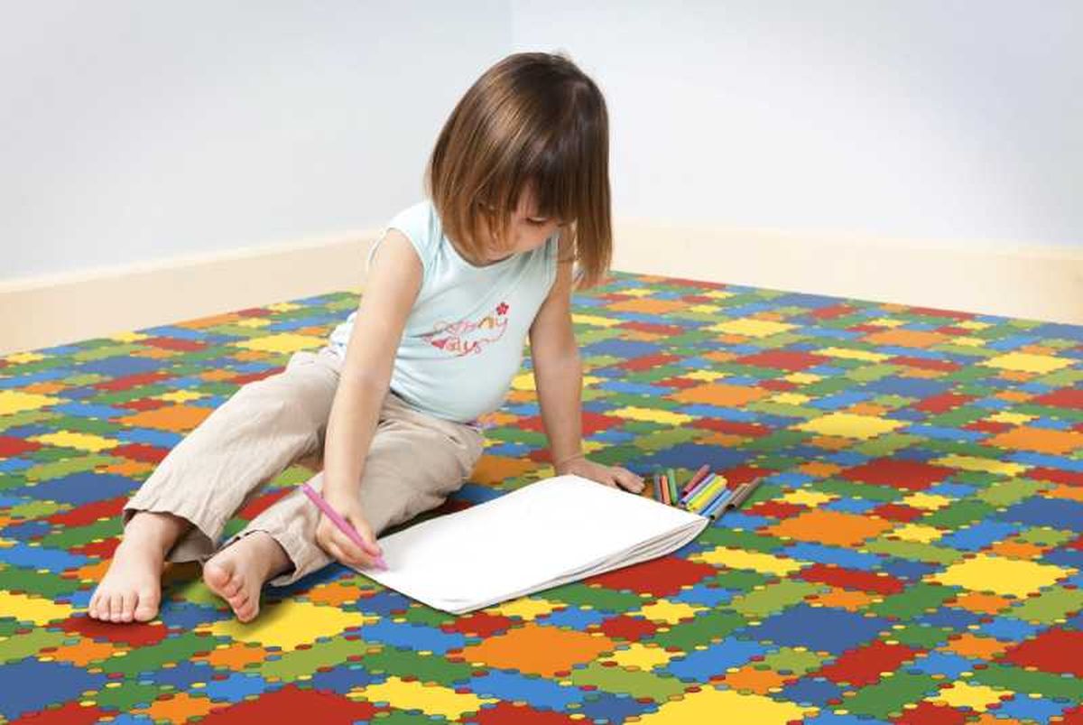 Suelo vinílico tipo puzzle Maze.