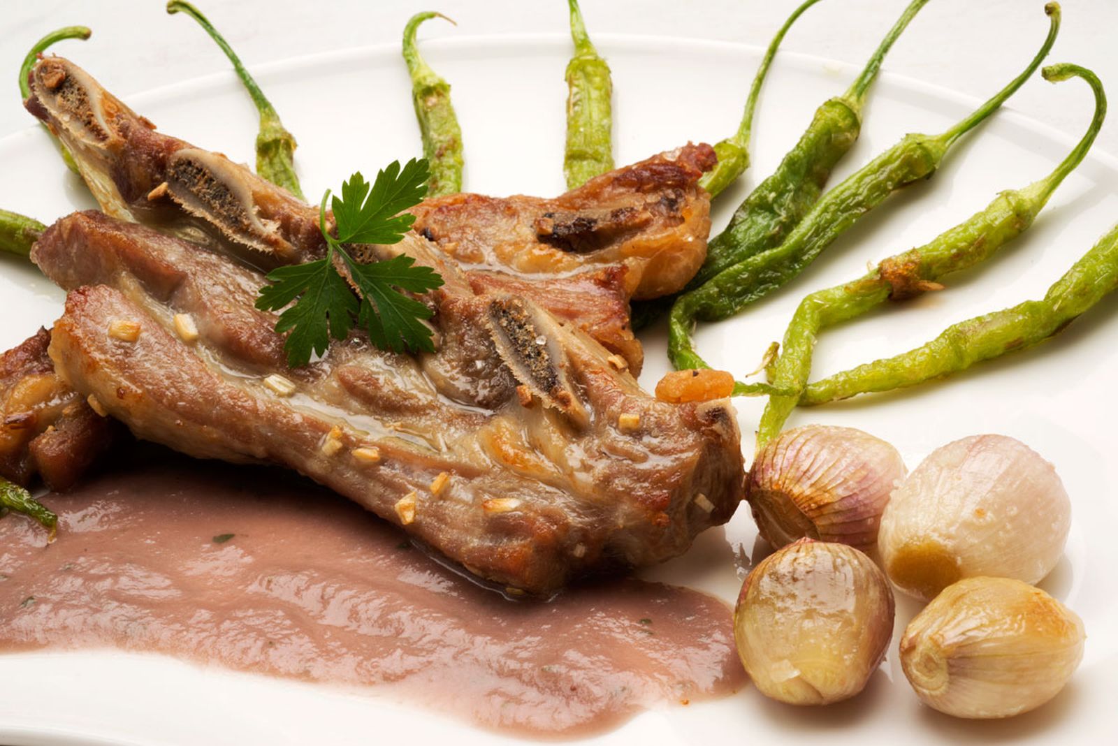 5401 Costilla de ternera con chalotas asadas y salsa de cebolla (786) xl