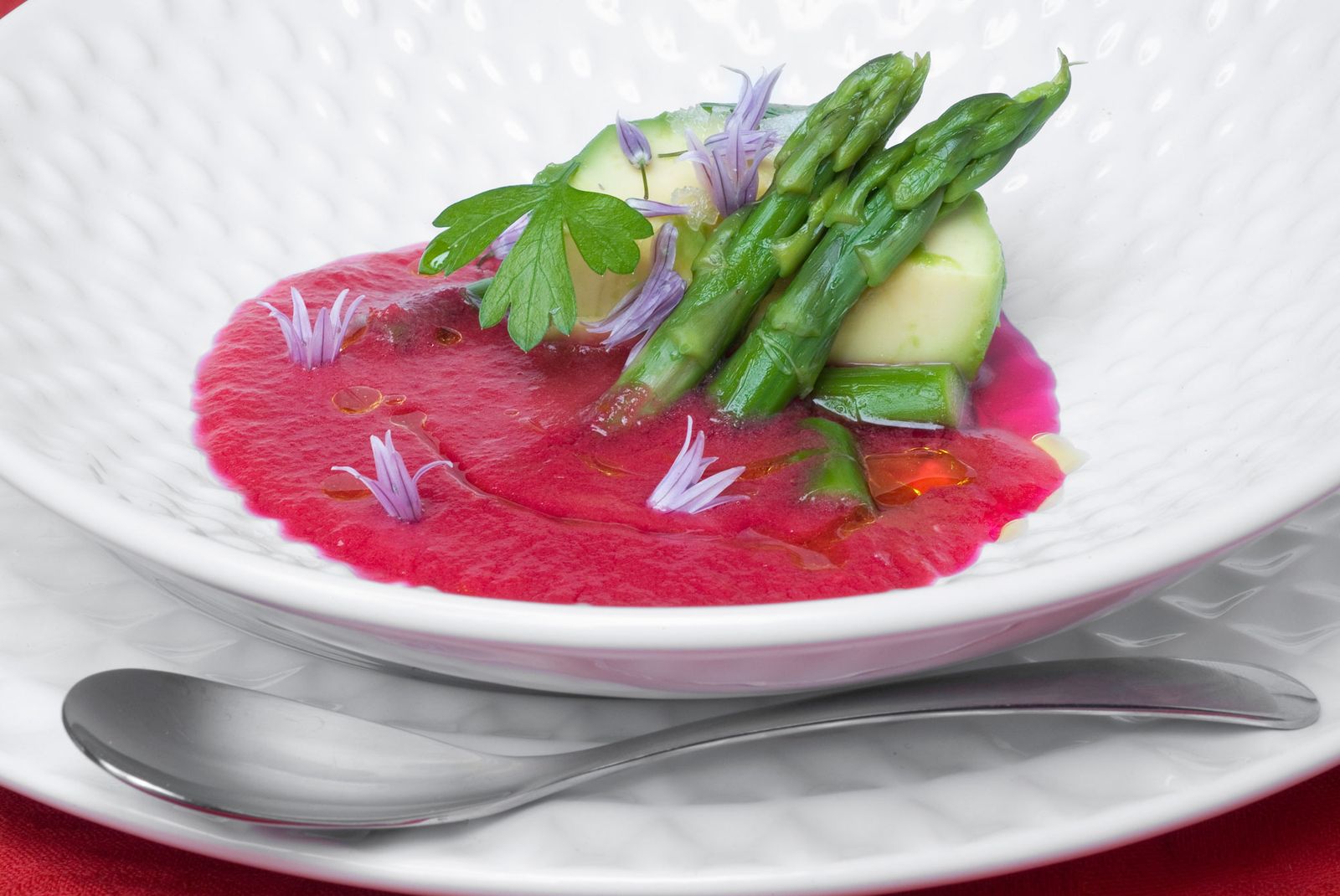 0231 GAZPACHO DE SANDIA REMOLACHA CON AGUACATE ESPARRAGOS xl