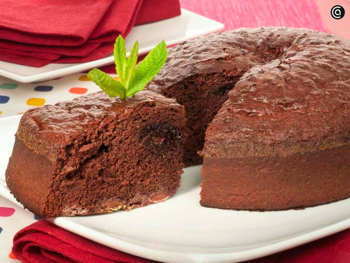 La receta de bizcocho de chocolate esponjoso de Eva Arguiñano