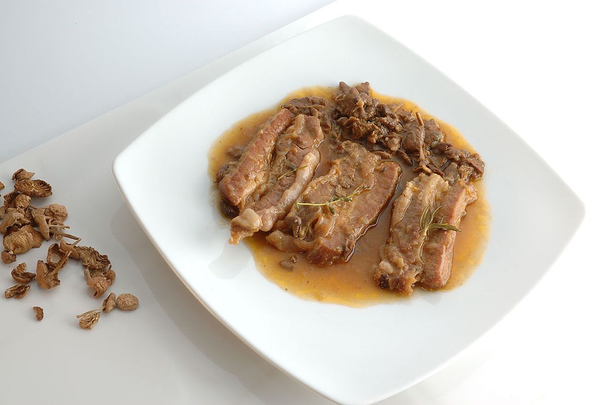 Fricandó de ternera con senderuelas