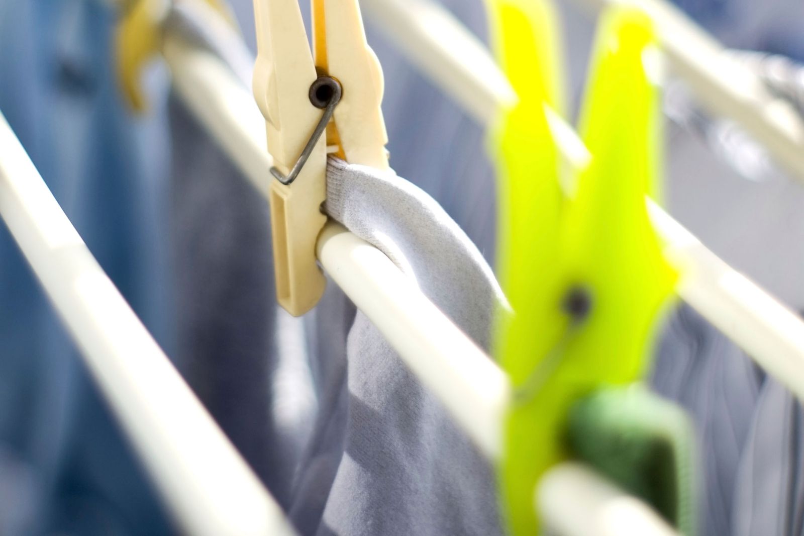 Colocar un tendedero de ropa extensible de Bricomanía