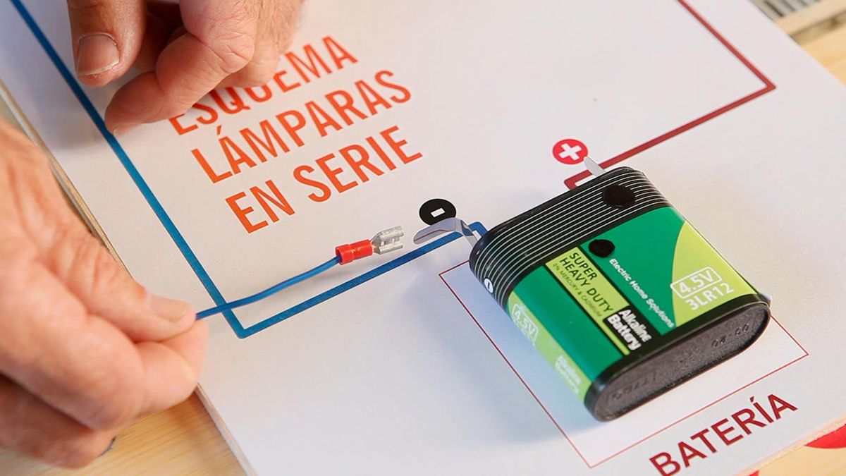 Cómo funciona un circuito eléctrico en serie paso 4