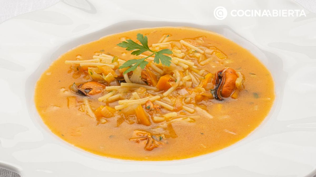 sopa de fideos con mejillones receta karlos arguinnao karl67820321