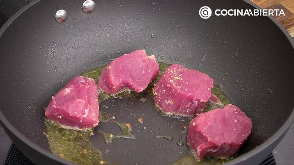 karl72180323 solomillo cerdo salsa eneldo paso1