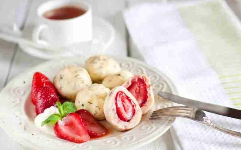 El sladké knedlíky, una especie de albóndiga dulce, es otro de los dulces típicos de Praga
