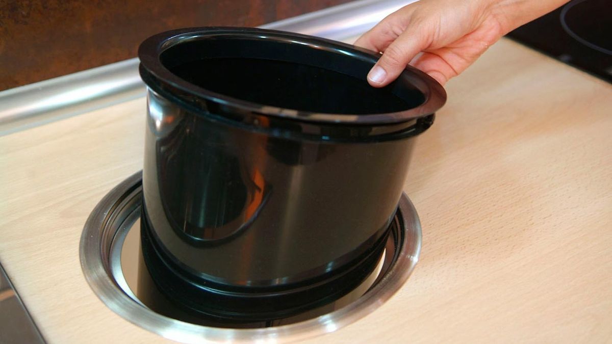 Colocar cubo de basura en encimera paso 8