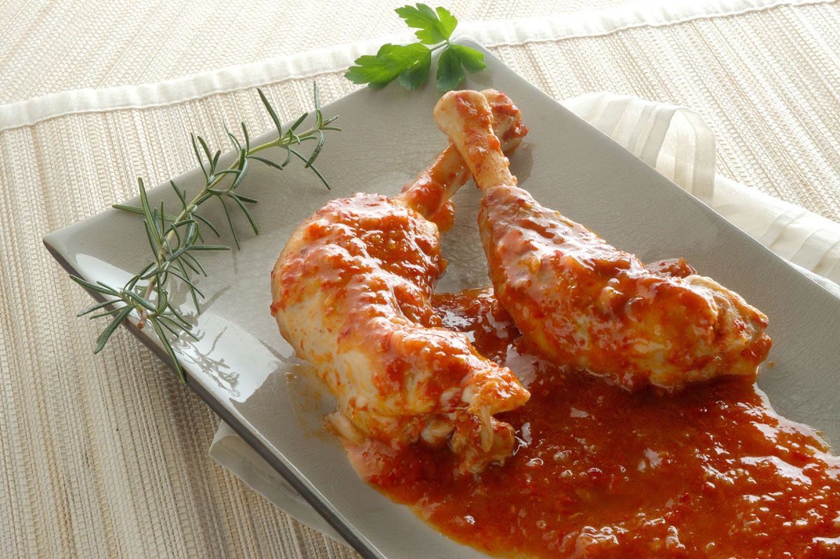 Manitas de cordero a la vizcaína