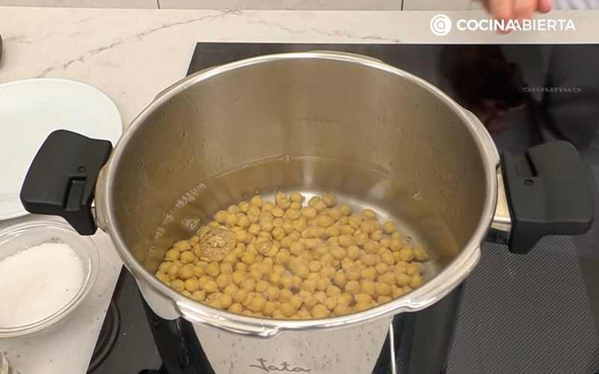 Cuece los garbanzos durante 20 minutos