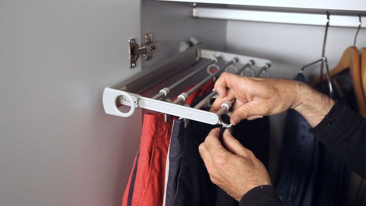 Colocar un organizador de faldas paso 5