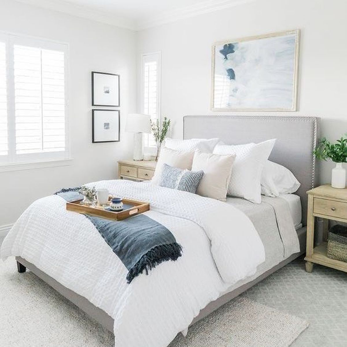 dormitorio blanco azul sencillo elegante 1