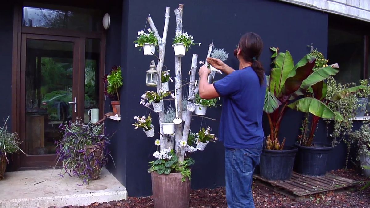 BRICO_JARDIN_851_Arbol navideño con troncos de abedul decoracion