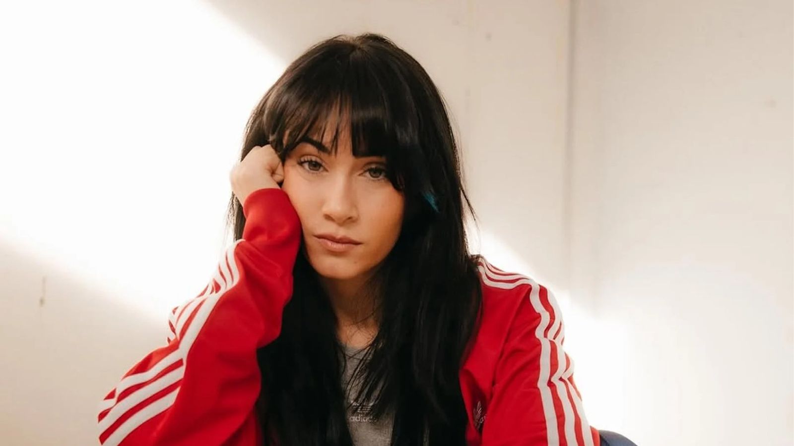 La cantante Aitana vestida de Adidas