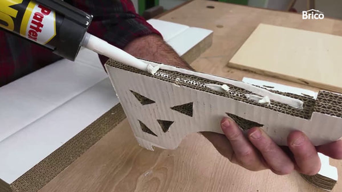 Brico 26 muebles de carton paso13