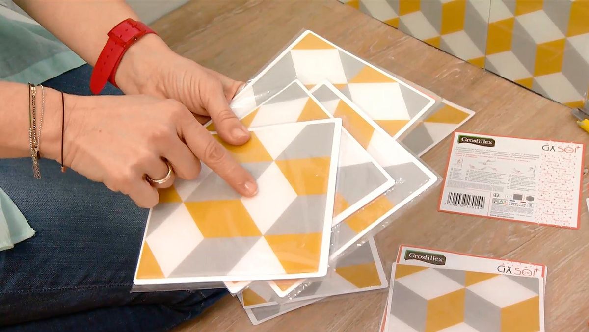 Deco693 losetas adhesivas azulejos paso1