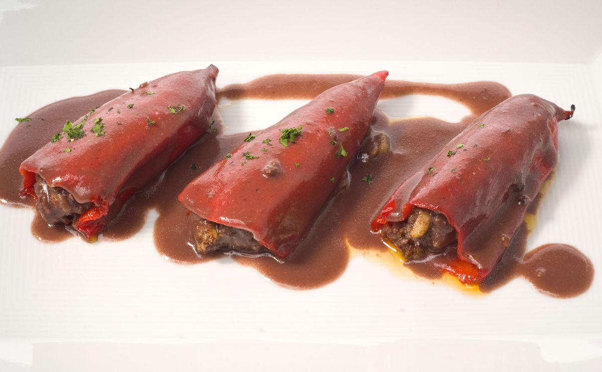 Pimientos del piquillo rellenos de morcilla