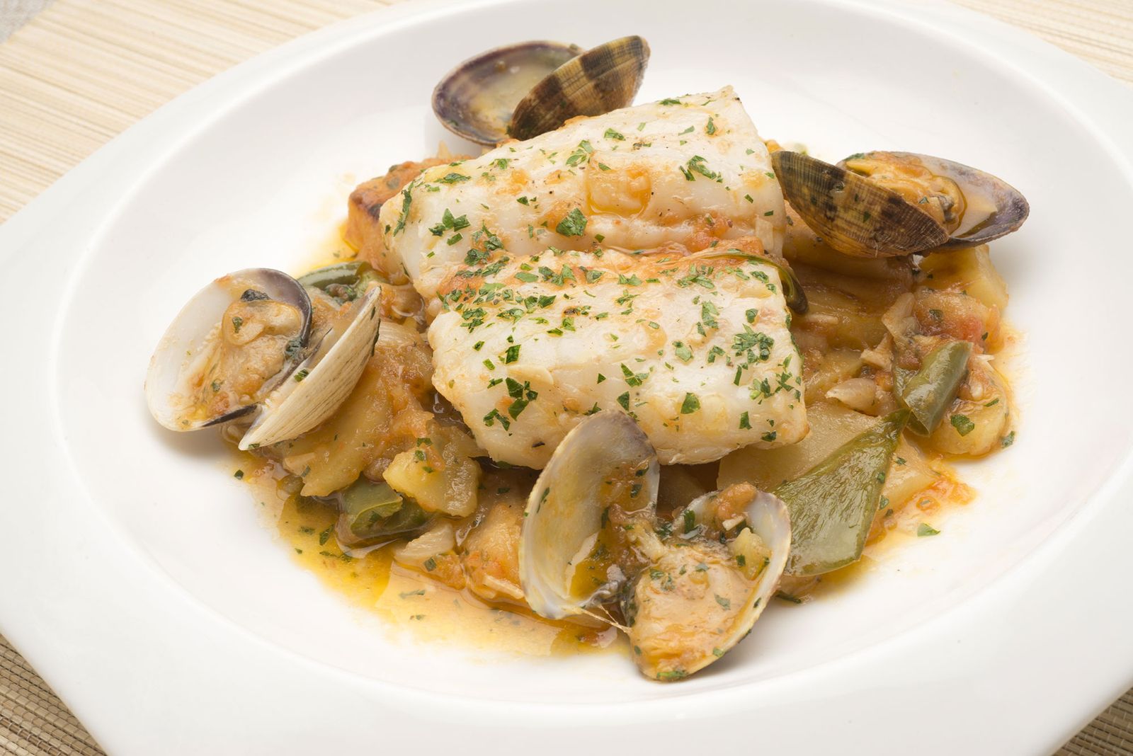 6151 1 Mediana con patatas panadera y almejas xl